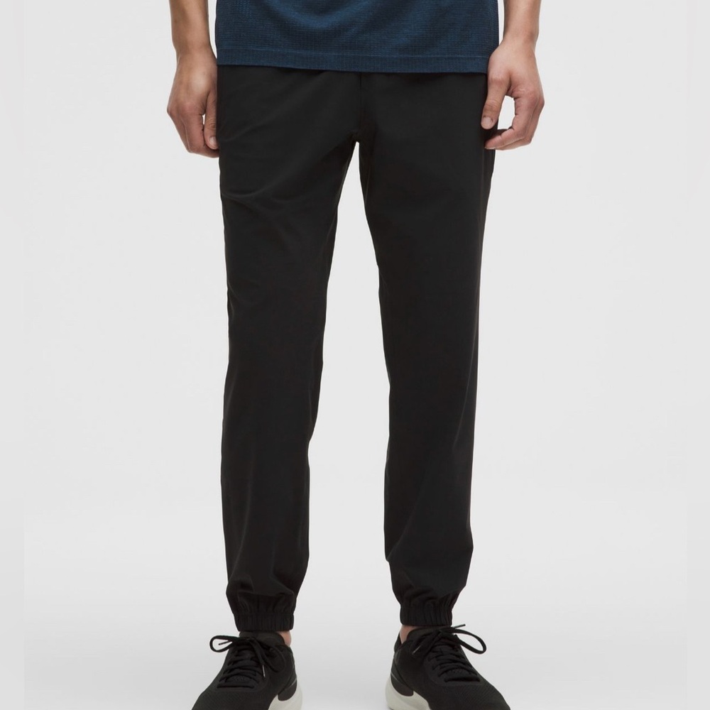 USED Lululemon Men's “Pace Breaker” Jogger 28” Inseam (M) *SHORTER*